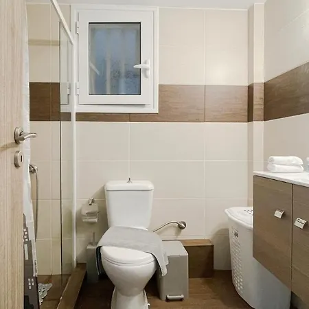 Kodrigktonos 77sqm In Viktoria * Athens